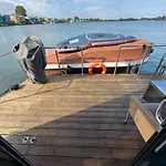 Exclusieve Houseboat La Mare 12 X 5 Meter Met Sauna En Hottup Maasbommel