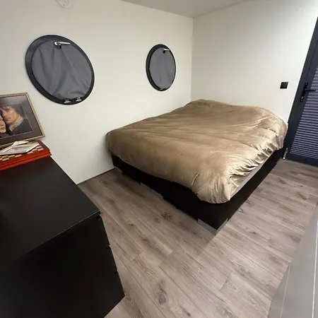 Exclusieve Houseboat La Mare 12 X 5 Meter Met Sauna En Hottup * Maasbommel