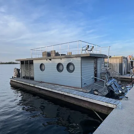 Exclusieve Houseboat La Mare 12 X 5 Meter Met Sauna, Hottup En Airco Maasbommel