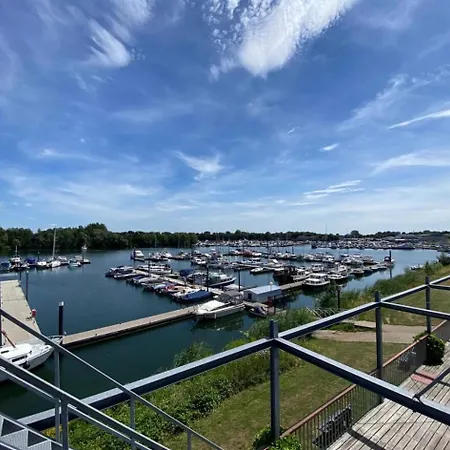 Exclusive Houseboat La Mare 12 X 5 M In Tekne Maasbommel