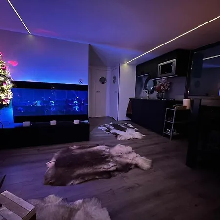 Exclusieve Houseboat La Mare 12 X 5 Meter Met Sauna En Hottup Botel