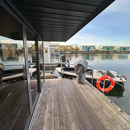 Exclusive Houseboat La Mare 12 X 5 M In Tekne