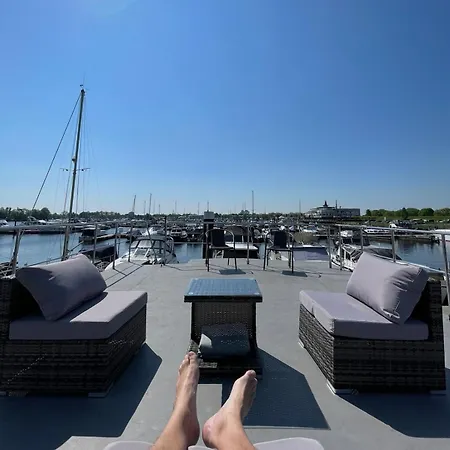 Exclusieve Houseboat La Mare 12 X 5 Meter Met Sauna, Hottup En Airco