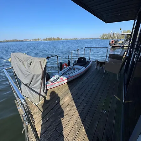 Exclusive Houseboat La Mare 12 X 5 M In Tekne Maasbommel