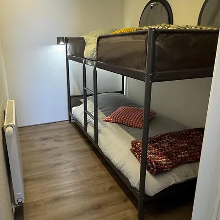 Botel Exclusieve Houseboat La Mare 12 X 5 Meter Met Sauna En Hottup Maasbommel