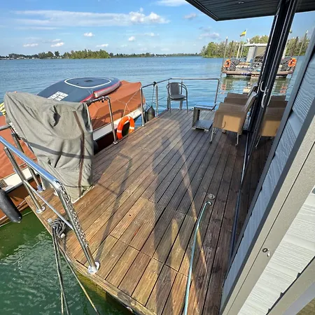 Exclusieve Houseboat La Mare 12 X 5 Meter Met Sauna En Hottup * Maasbommel