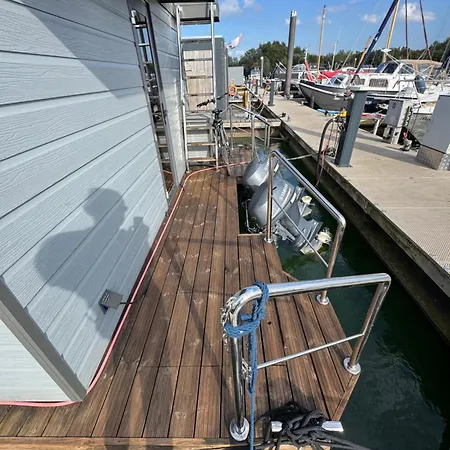 Exclusieve Houseboat La Mare 12 X 5 Meter Met Sauna En Hottup Botel