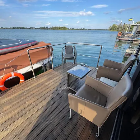 Exclusive Houseboat La Mare 12 X 5 M In Botel