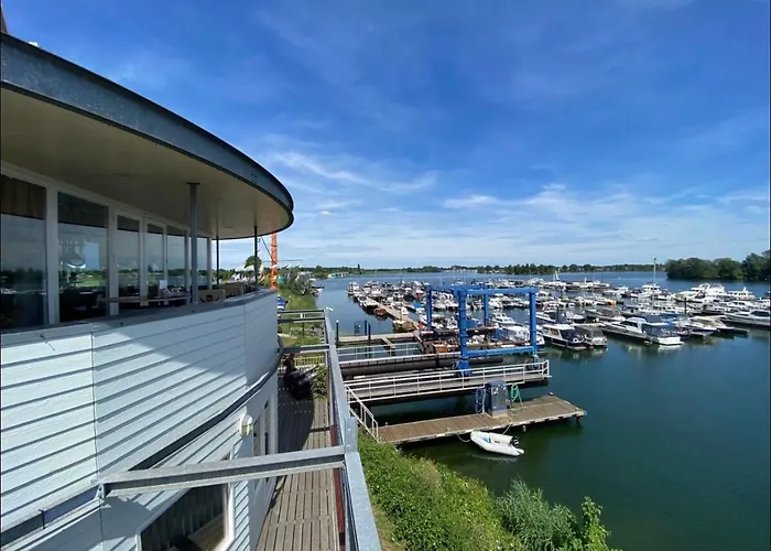 Båthotell Exclusieve Houseboat La Mare 12 X 5 M, Vanaf 13 Januari 2026 Met Sauna En Hottup