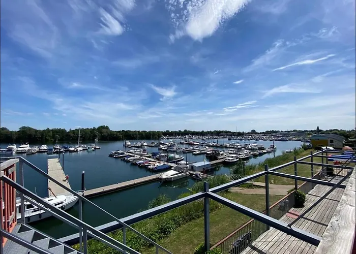 Exclusieve Houseboat La Mare 12 X 5 M, Vanaf 13 Januari 2026 Met Sauna En Hottup Båthotell Maasbommel