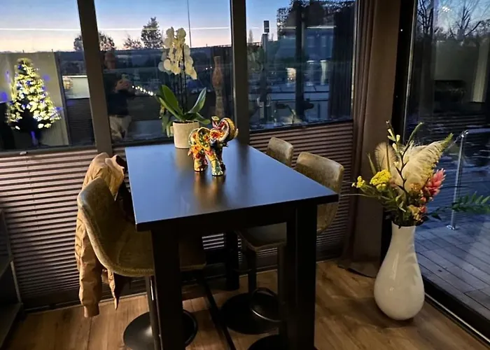 Båthotell Exclusieve Houseboat La Mare 12 X 5 M, Vanaf 13 Januari 2026 Met Sauna En Hottup *