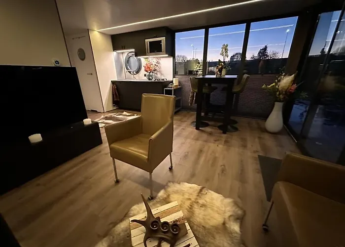 Exclusieve Houseboat La Mare 12 X 5 Meter Met Sauna Botel Maasbommel