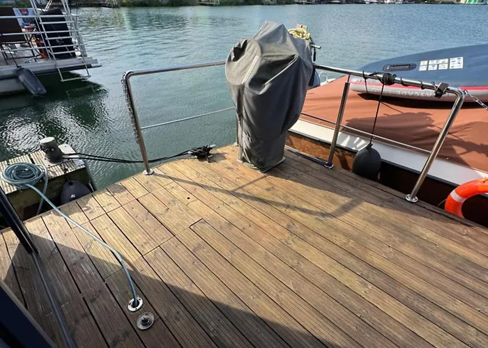 Exclusieve Houseboat La Mare 12 X 5 M, Vanaf 13 Januari 2026 Met Sauna En Hottup Båthotell