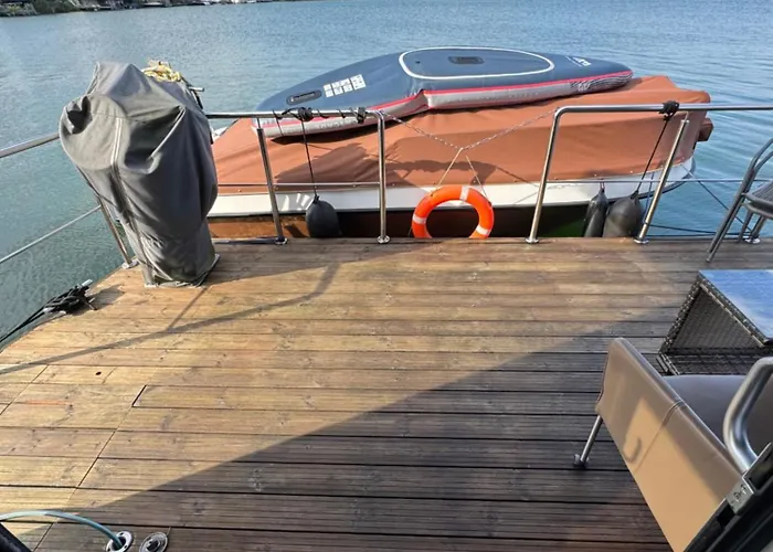 Exclusieve Houseboat La Mare 12 X 5 M, Vanaf 13 Januari 2026 Met Sauna En Hottup Maasbommel