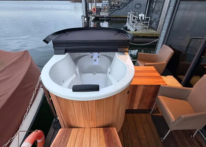 Exclusieve Houseboat La Mare 12 X 5 M, Vanaf 13 Januari 2026 Met Sauna En Hottup Båthotell *