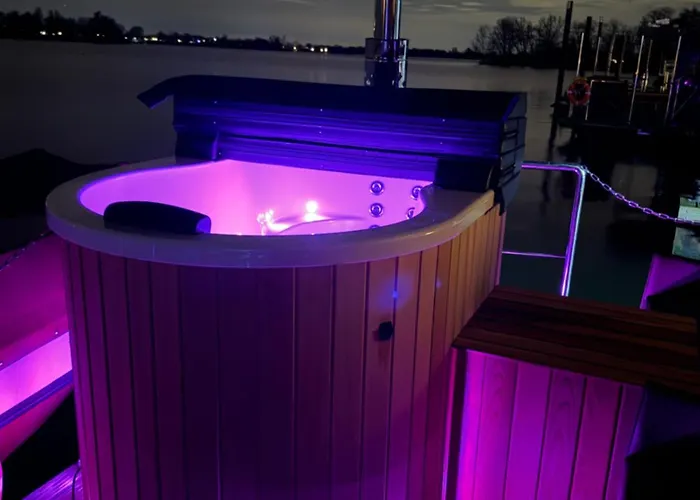 Exclusieve Houseboat La Mare 12 X 5 M, Vanaf 13 Januari 2026 Met Sauna En Hottup Båthotell