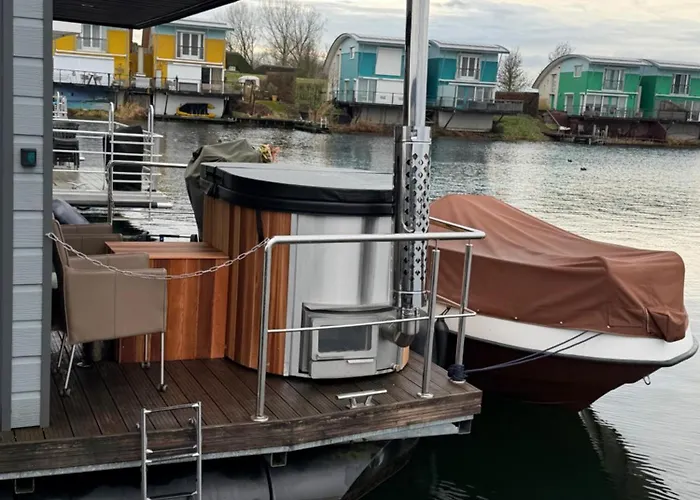 Exclusieve Houseboat La Mare 12 X 5 Meter Met Sauna Maasbommel